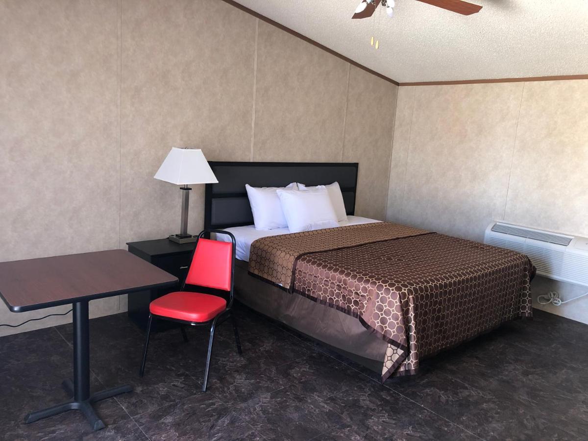 Monahans Country Inn Экстерьер фото